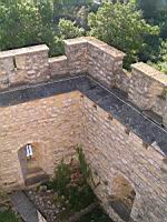 Saint Quentin Fallavier - Chateau - Chemin de ronde, vu du donjon